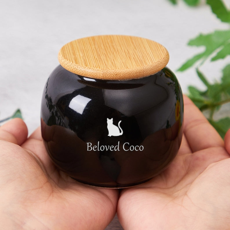 Custom Pet Urn for Dog, Pet urn for dogs ashes, Urn for dogs, urn for cats,,Personalized Pet Cremation,Pet Paw Urn Cat with Name and Date