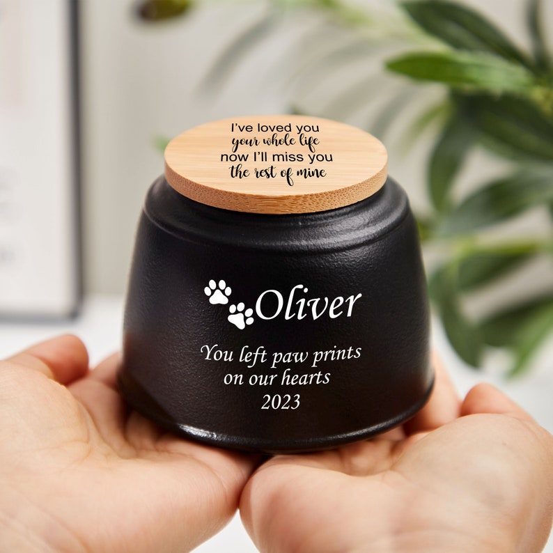 Custom Pet Urn for Dog, Pet urn for dogs ashes, Urn for dogs, urn for cats,,Personalized Pet Cremation,Pet Paw Urn Cat with Name and Date