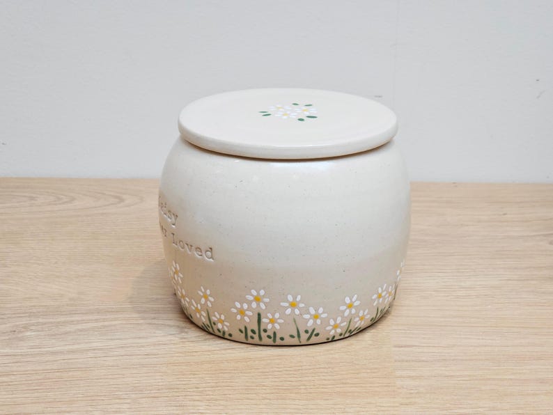 Pet Urn | Daisies Ceramic Pet Urn | Urn for Ashes | Personalized Urn | Urn for big dog | Personalised Daisy Urn | Keepsake Cremation Urn