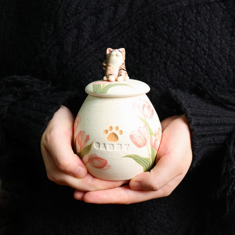 Custom Pet Memorial Urn Personalized Handmade Forget me not Dog Urn Handpainted Cat Urn Ceramic Cat Jars Pottery Urn for Ashes Keepsake Urn